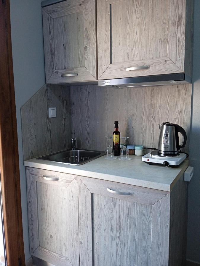 Almira - rooms to let Nea Roda Esterno foto
