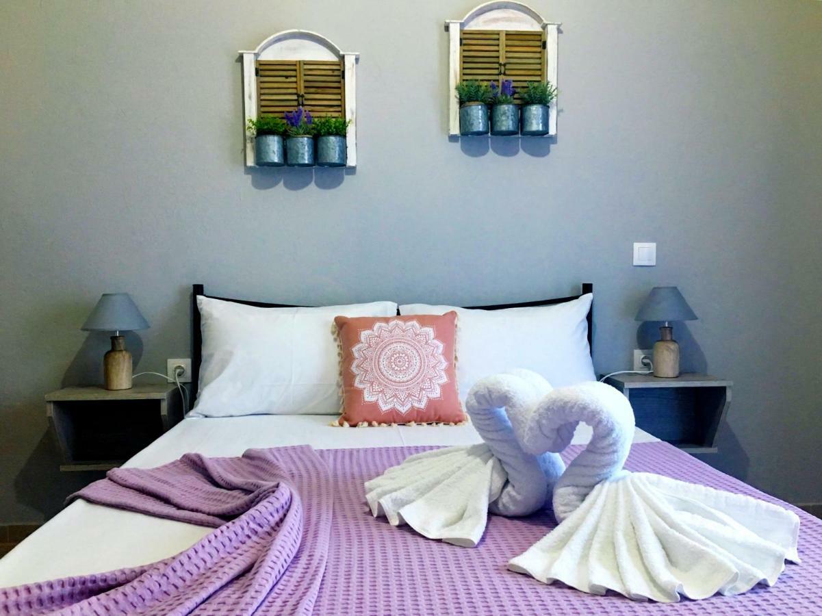 Almira - rooms to let Nea Roda Esterno foto