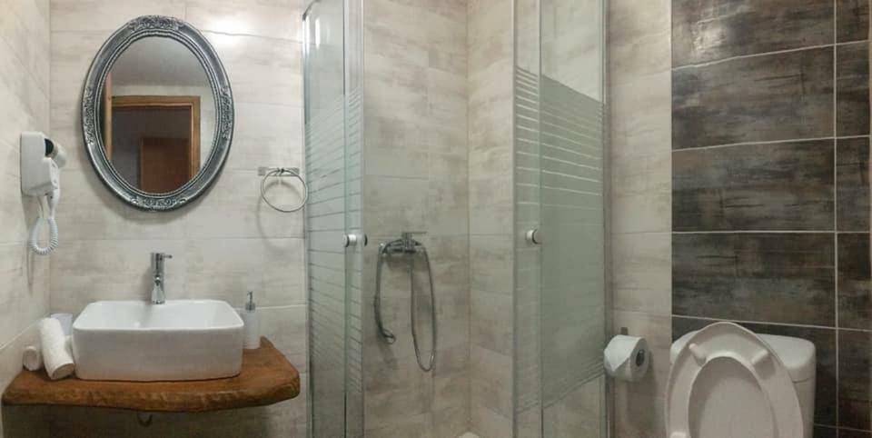 Almira - rooms to let Nea Roda Esterno foto