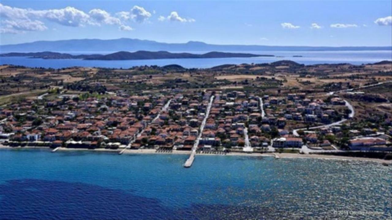 Almira - rooms to let Nea Roda Esterno foto